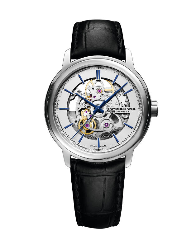 撥水加工が施されたカーフストラップタイプは22万円。