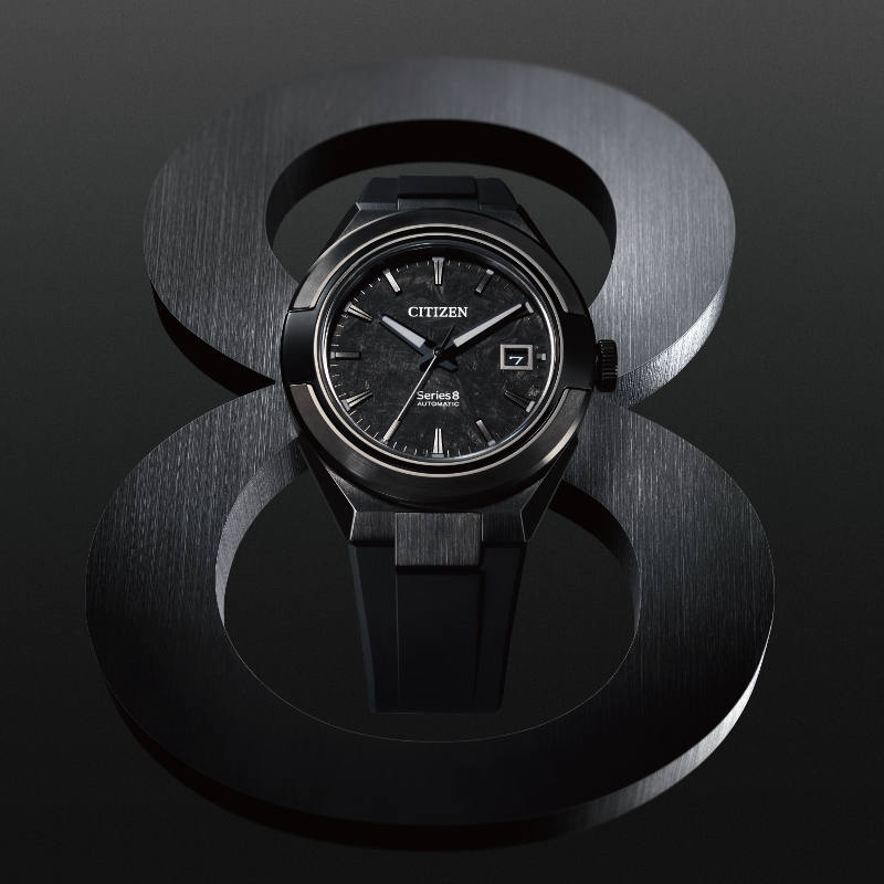 カーボンダイヤルが美しいシチズンのオールブラックモデル