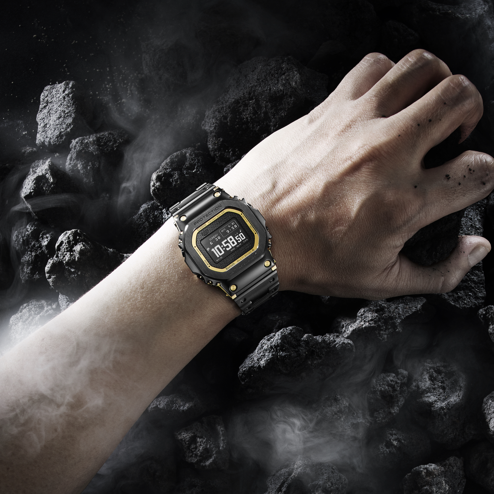 ちょっと贅沢なG-SHOCK 大人のフルメタルは…… 「銀」か「黒」か 